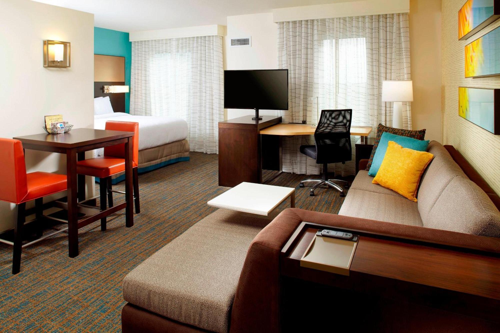 Hotel By Marriott Nona